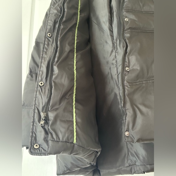 Marc New York, Andrew Marc - Women's Black Mid-Length Puffer Coat (L) - Picture 6 of 16